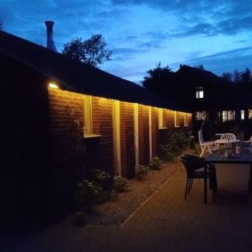 COB Ledstrip 230 Volt - Warm Wit 2700K - Per 10 cm inkortbaar - Dimbaar - IP65